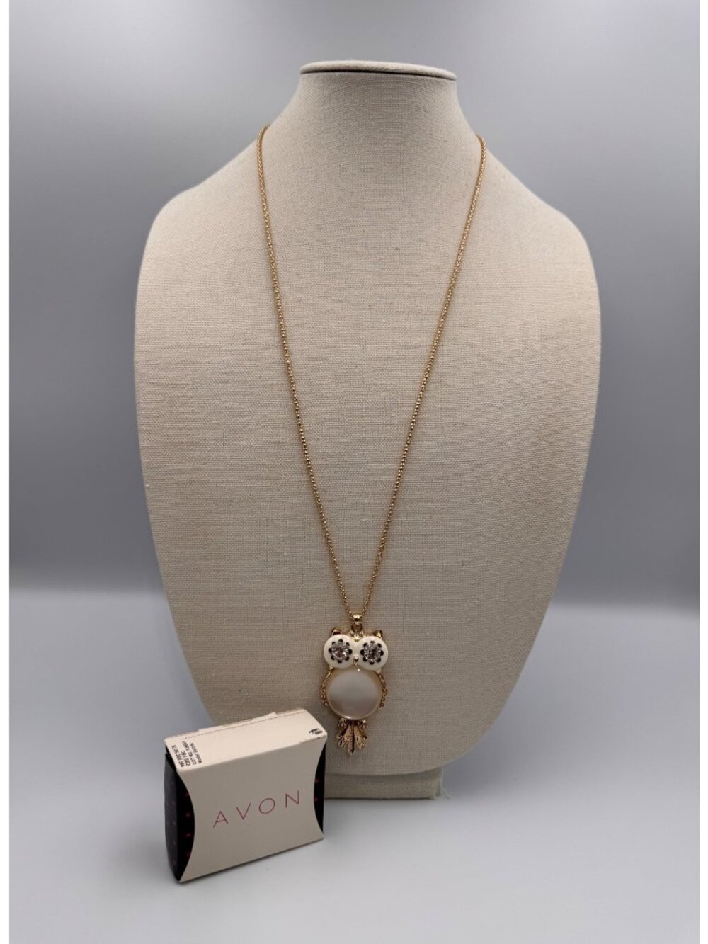 Avon Lula Owl Necklace Gold Tone Cream Cabochon Rhinestone Pendant w Box